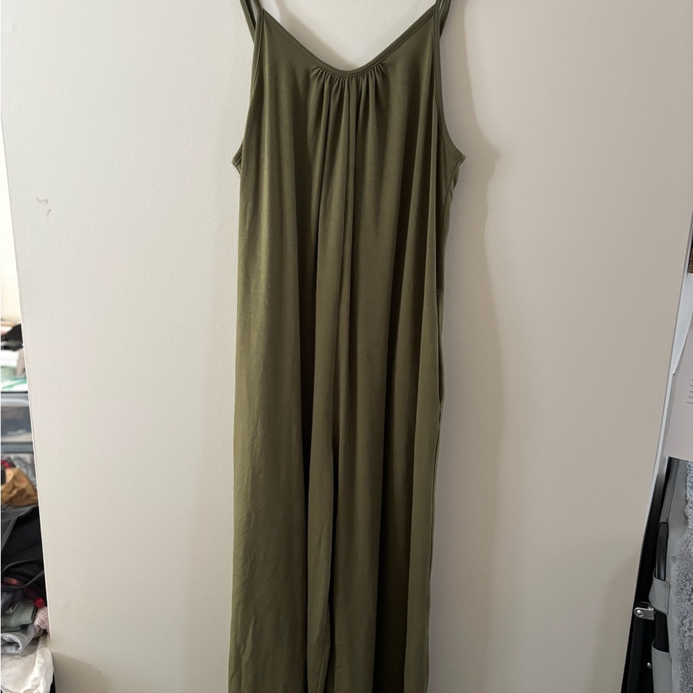 Olive Green Sleeveless Jumpsuit with pockets